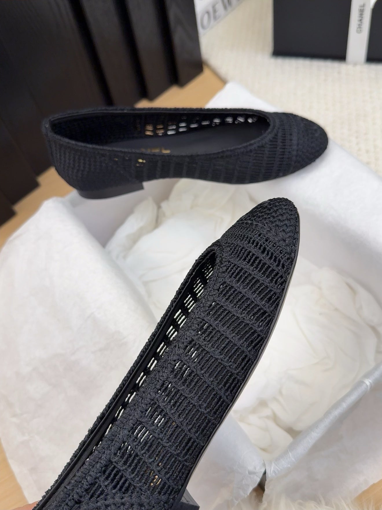 BALLERINAS IN BLACK RAFFIA