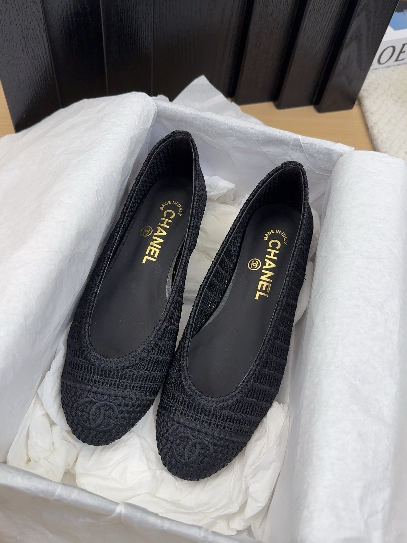 BALLERINAS IN BLACK RAFFIA