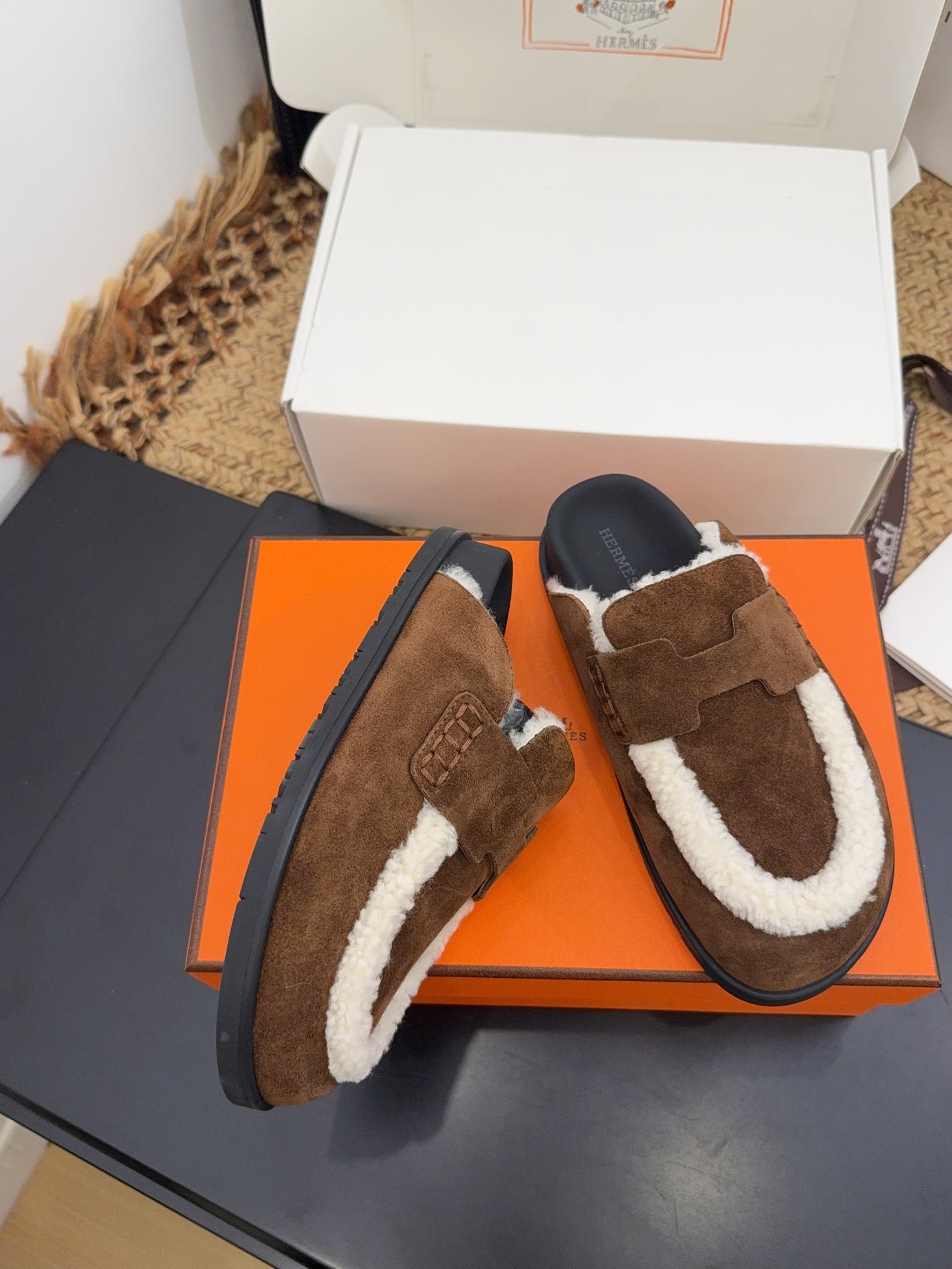 HM 25S MULE IN DARK BROWN SUEDE MIX SHEARLING
