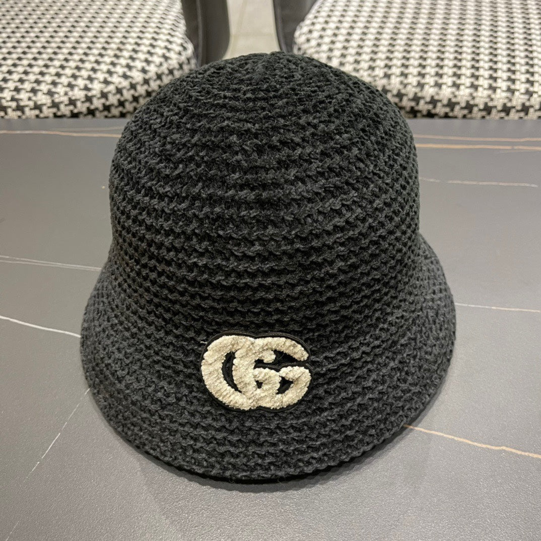 BUCKET HAT IN BLACK WOOL 389114