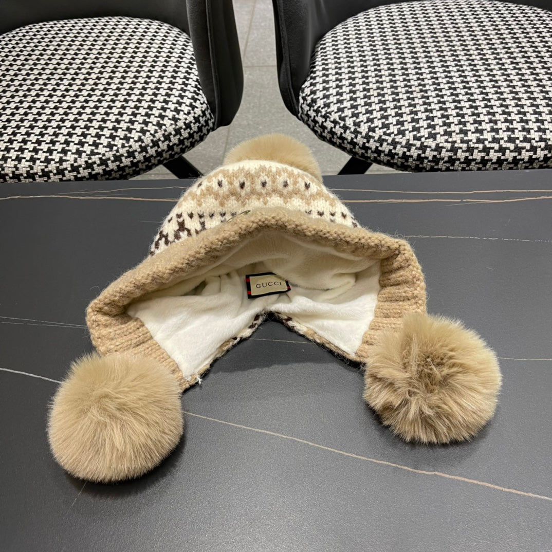 BEANIE HAT IN COLORFUL WOOL 394005