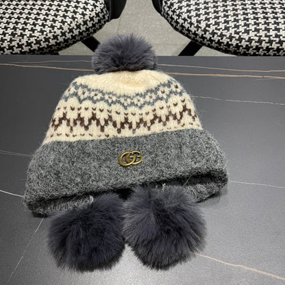 BEANIE HAT IN COLORFUL WOOL 394008