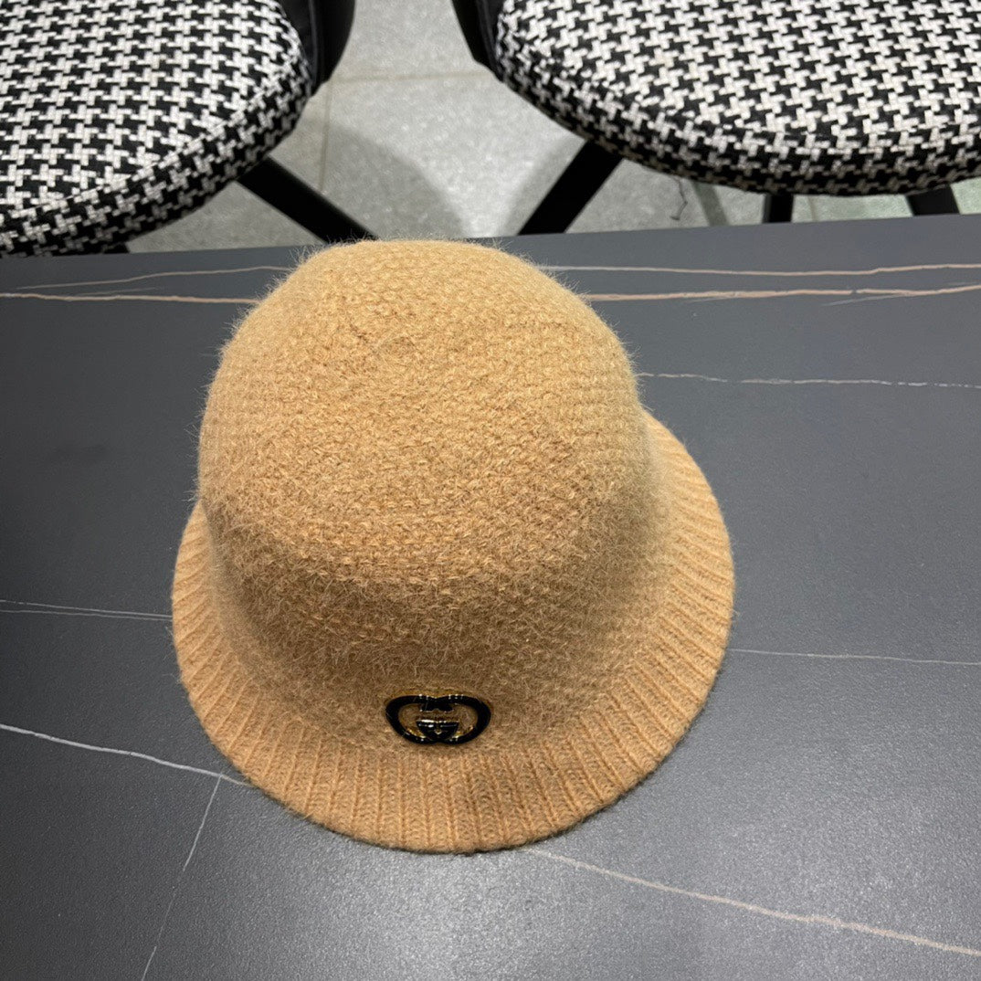 BUCKET HAT IN PEANUT BROWN WOOL PLUSH 399229