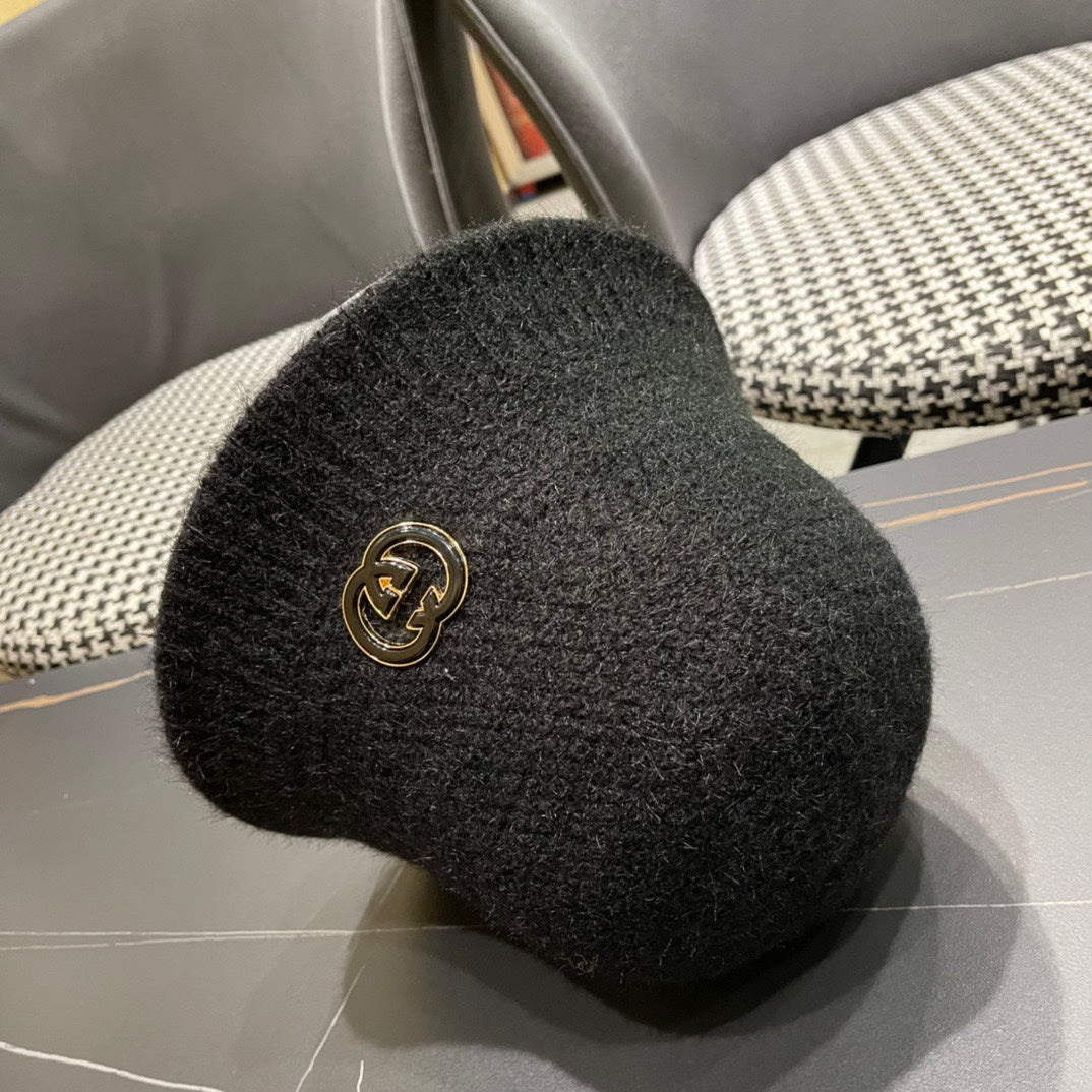 BUCKET HAT IN BLACK WOOL PLUSH 399230