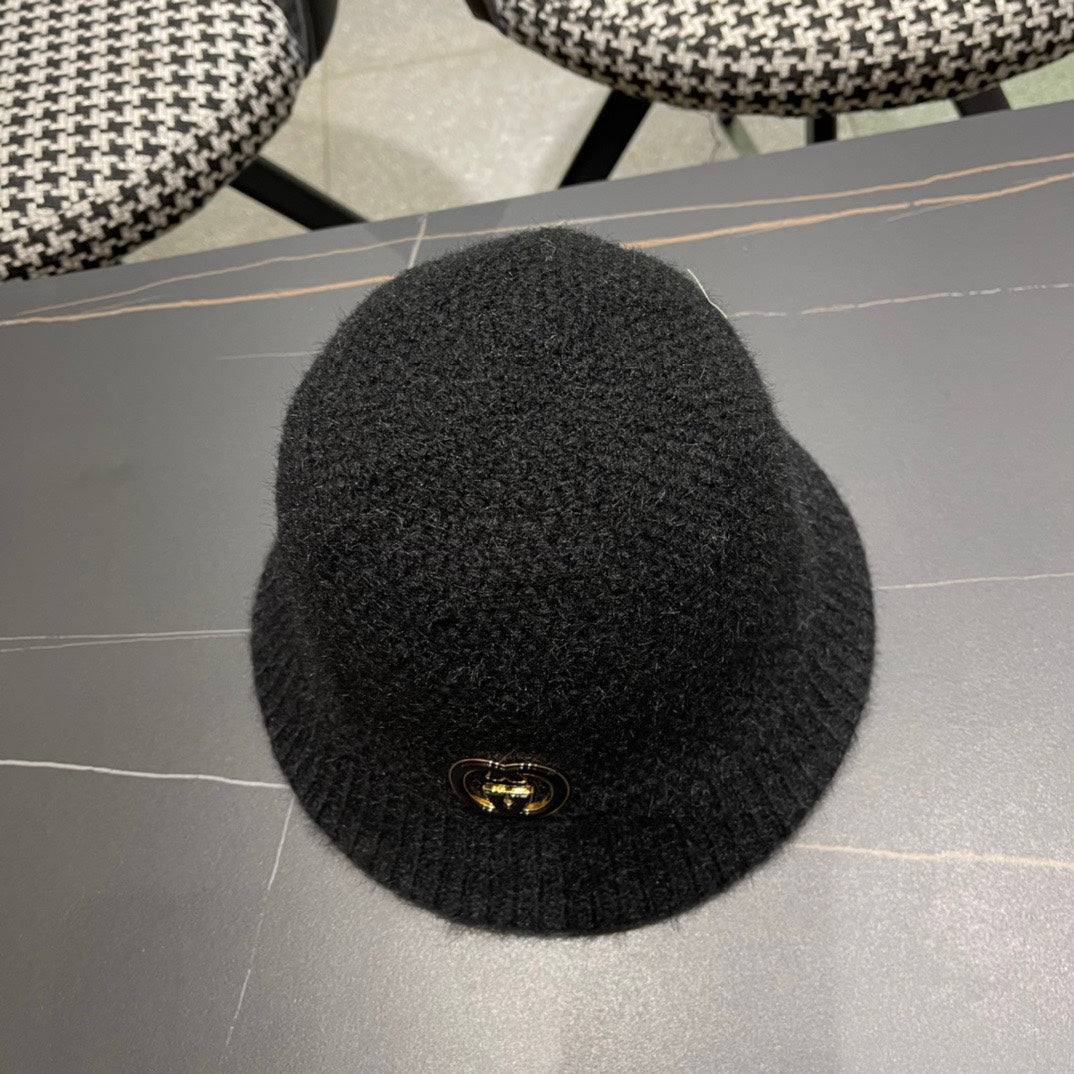 BUCKET HAT IN BLACK WOOL PLUSH 399230
