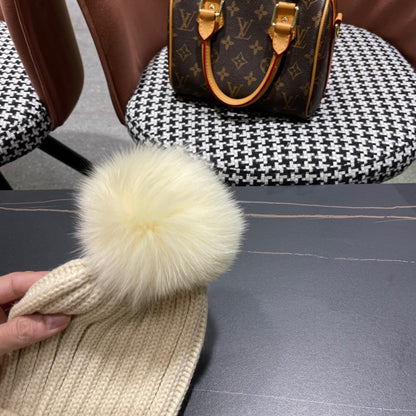 BEANIE HAT IN BEIGE WOOL 403391