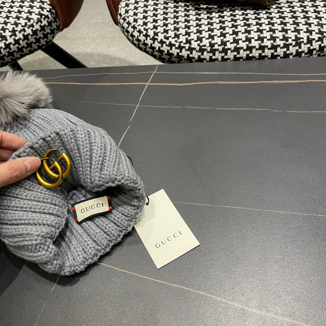 BEANIE HAT IN DOVE GRAY WOOL 403395