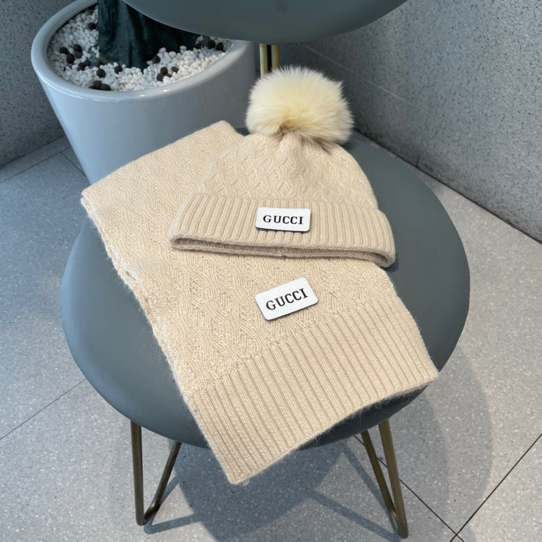 SET SCARF AND HAT IN TUSCAN BEIGE WOOL AND FOX FUR 420834