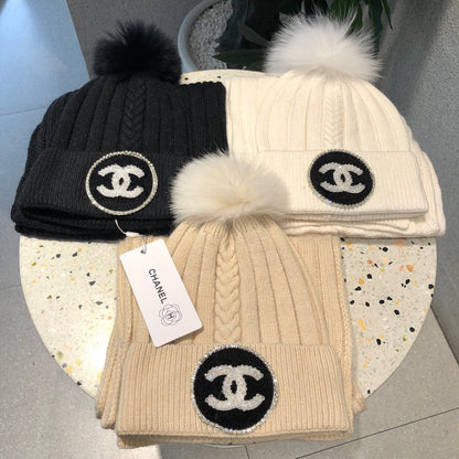 SET BEANIE HAT AND SCARF IN WHITE WOOL 424023