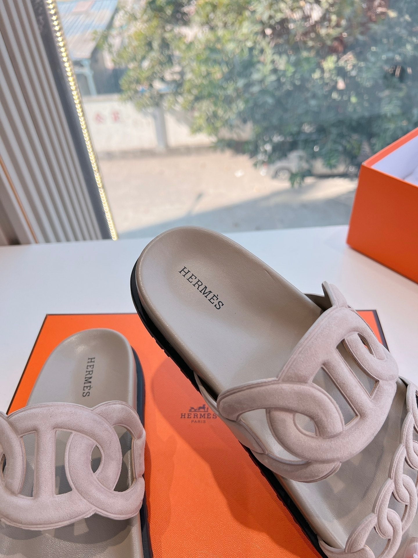 EXTRA SANDAL IN NUDE BEIGE SUEDE