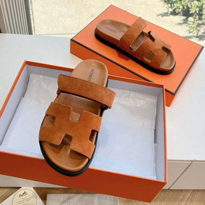 CHYPRE SANDAL IN VIVID ORANGE SUEDE