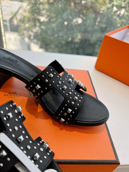 0ASIS SANDAL IN BLACK CALFSKIN WITH STUD