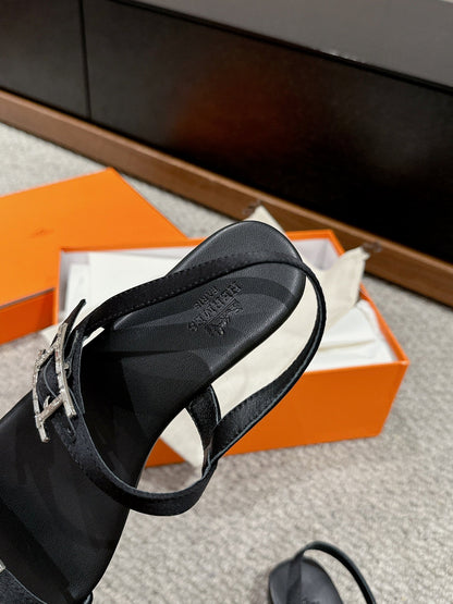 BUCKLE SANDAL BLACK CALFSKIN