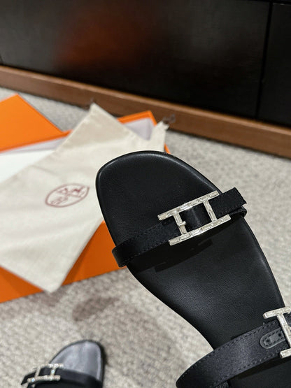 BUCKLE SANDAL BLACK CALFSKIN