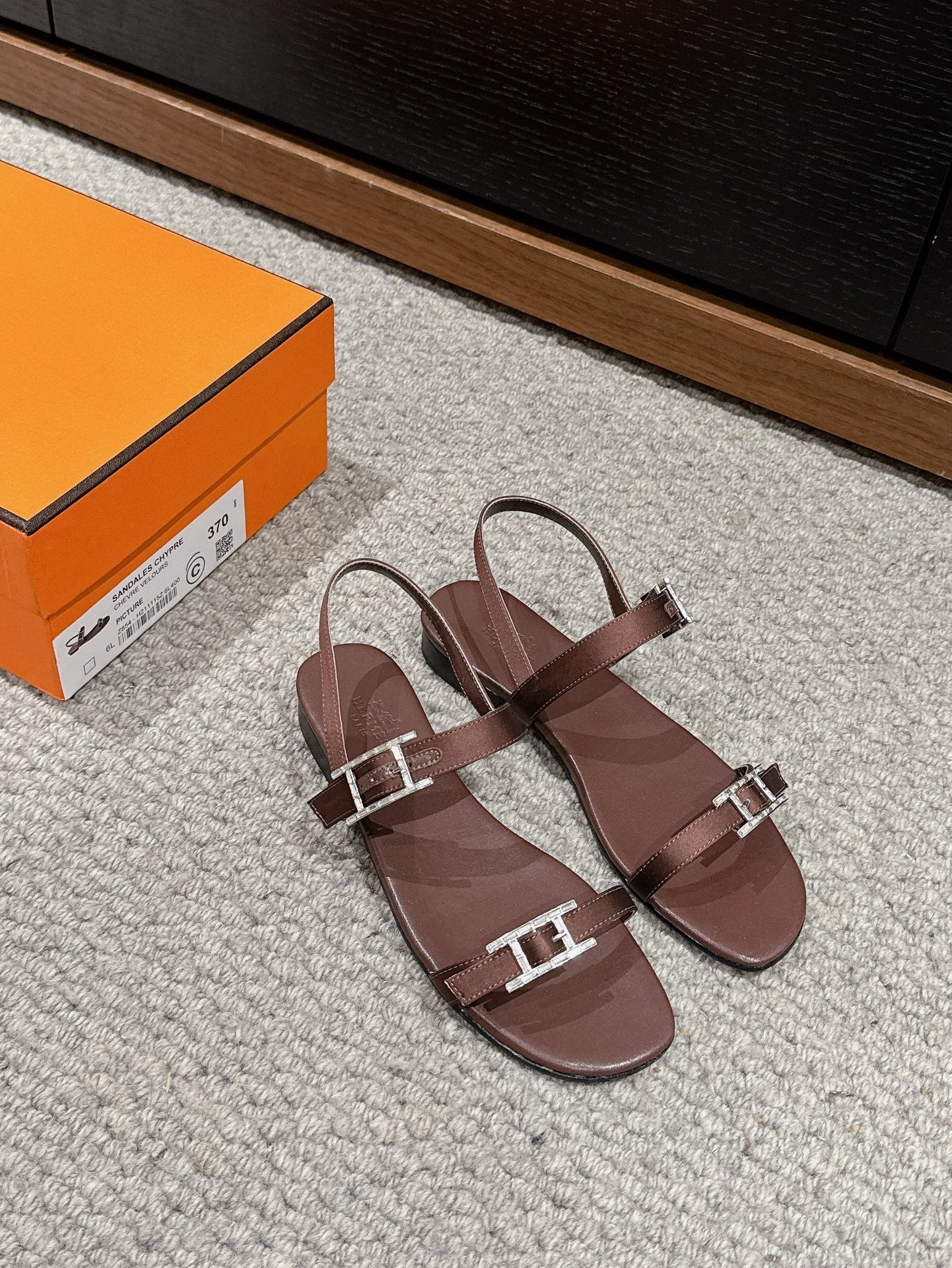 BUCKLE SANDAL CHOCOLATE CALFSKIN