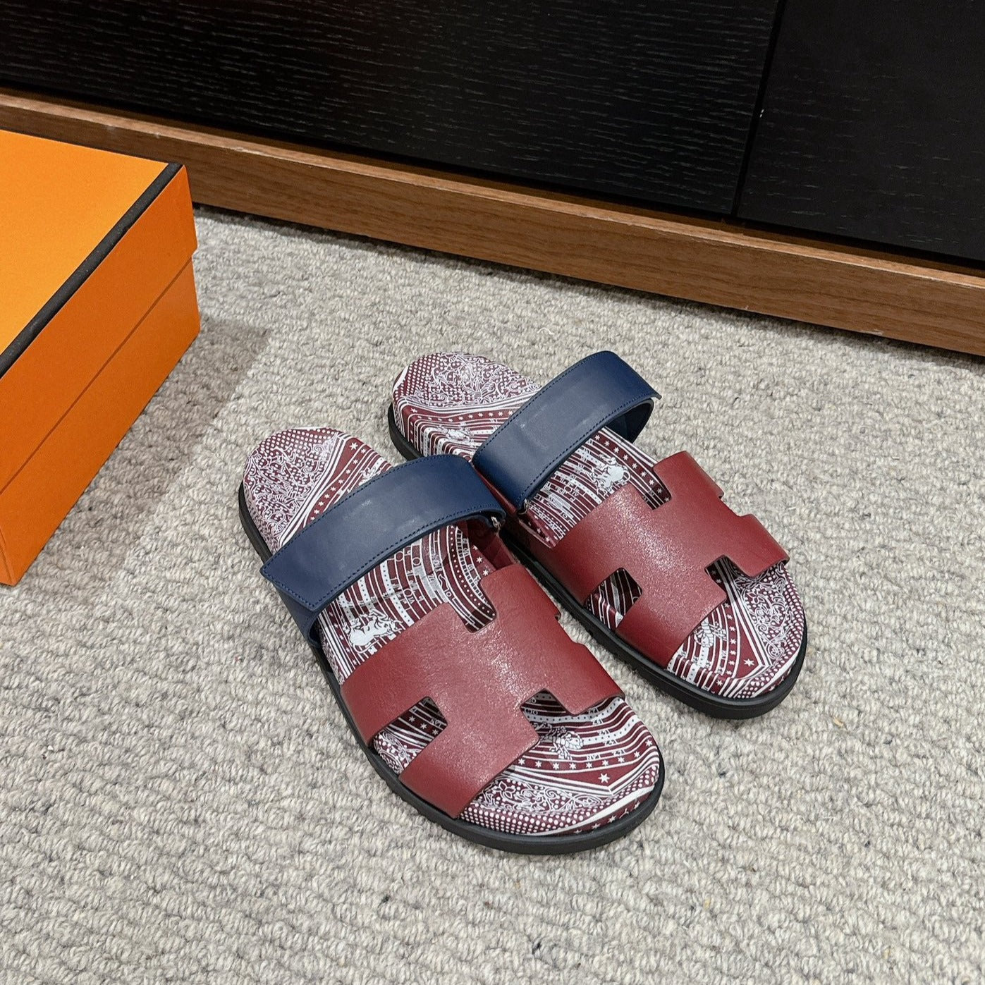 CHYPRE SANDAL BURNT UMBER CALFSKIN UNIQUE