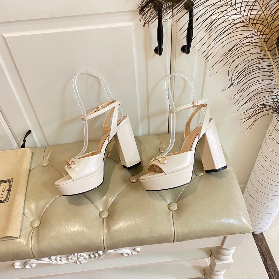 GG HORSEBIT PLATFORM SANDAL IN WHITE SHEEPSKIN