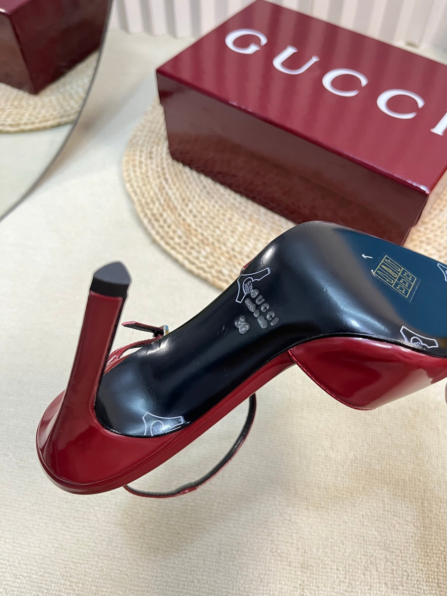 HIGH SLINGBACK PUMP 10 CM IN CHERRY RED GLOSSY CALFSKIN