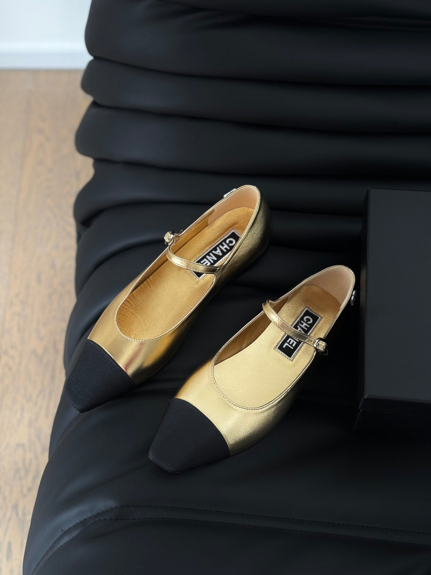 MARY JANE GOLDEN MIX BLACK CALFSKIN
