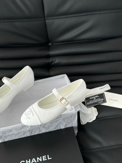 MARY JANE SHOES IN WHITE LAMBSKIN