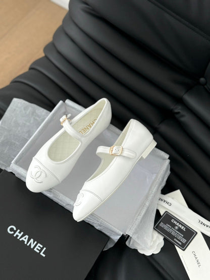 MARY JANE SHOES IN WHITE LAMBSKIN