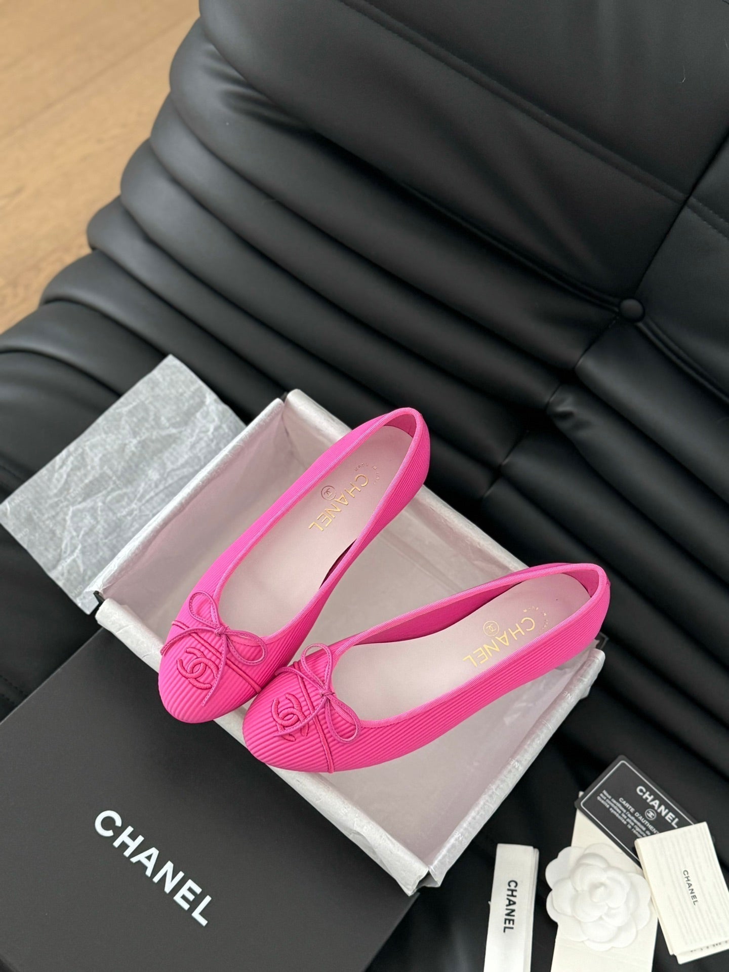 CLASSIC BALLET FLATS BRIGHT PINK LAMBSKIN