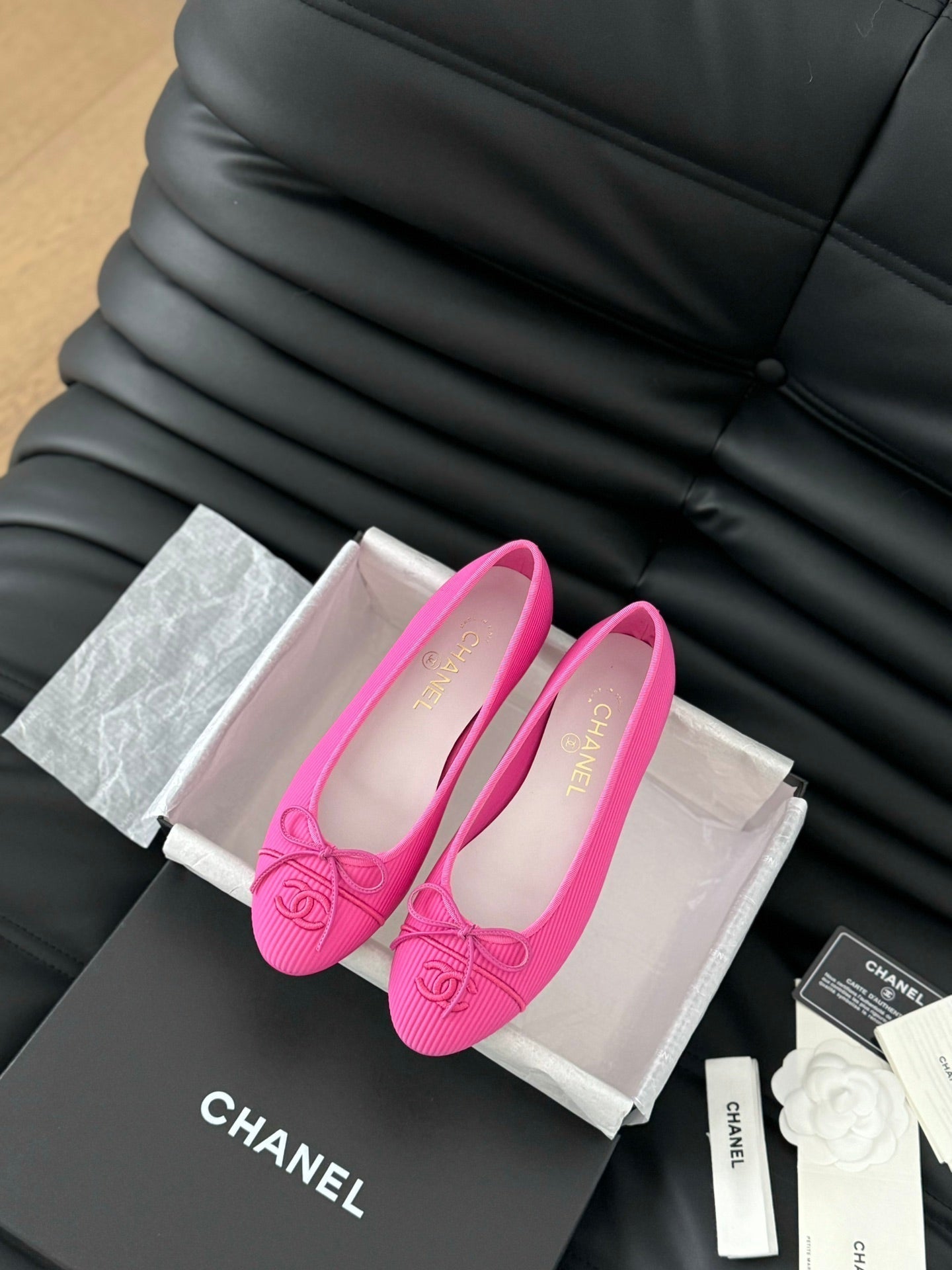 CLASSIC BALLET FLATS BRIGHT PINK LAMBSKIN