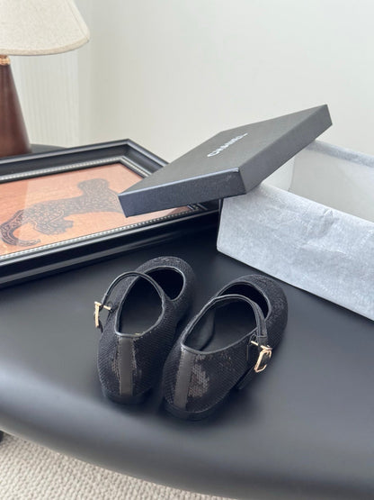 BALLET IN BLACK SEQUINS