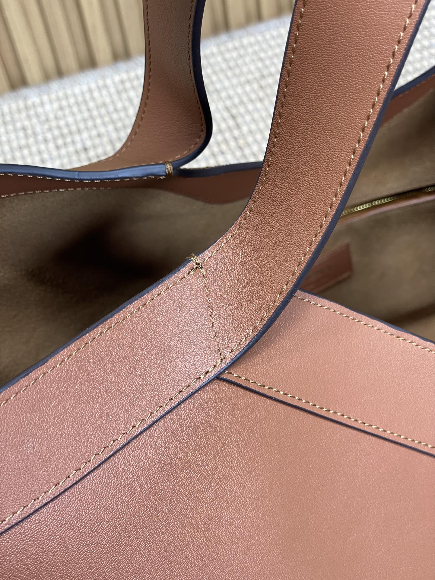 Y TOTE BAG 39 IN TAWNY BROWN CALFSKIN