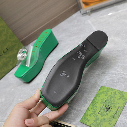 HIGH WEDGE PLATFORM WITH DOUBLE G IN GREEN GLOSSY CALFSKIN