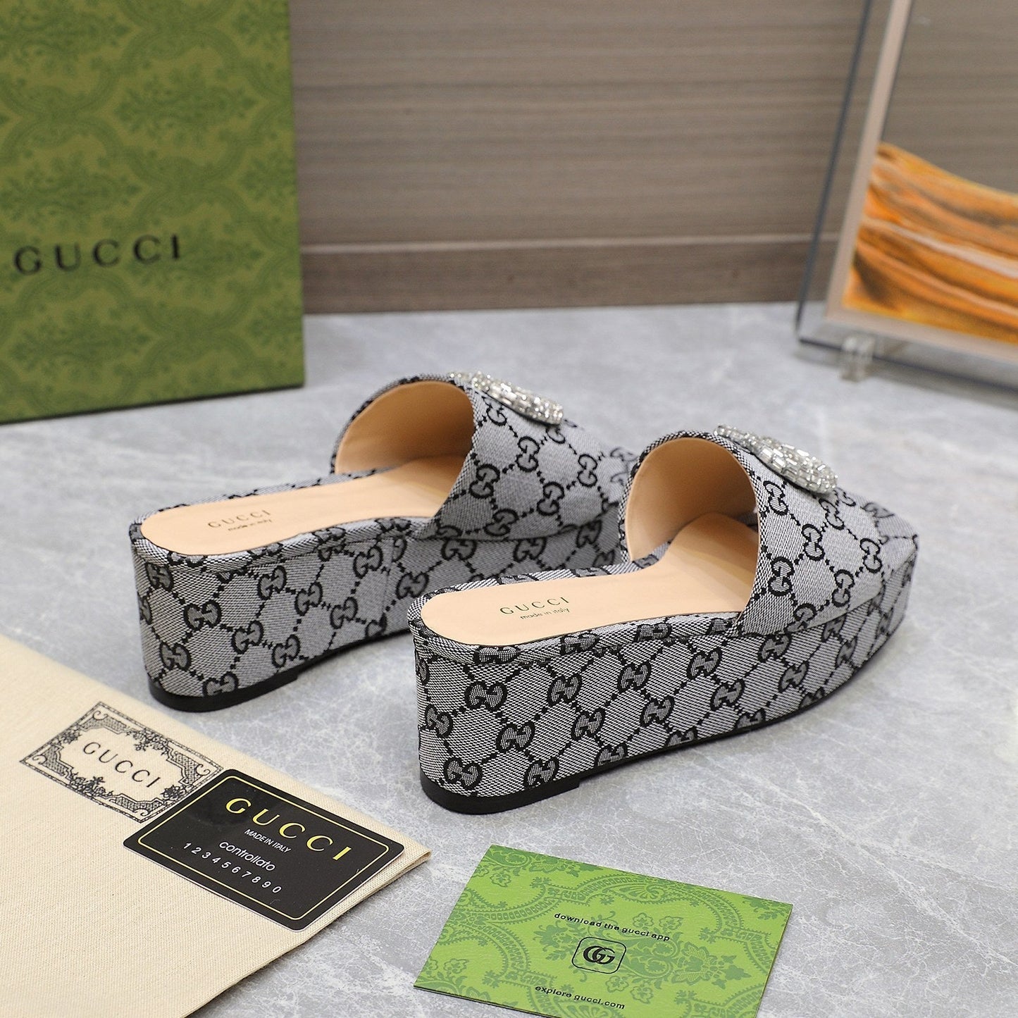 HIGH WEDGE PLATFORM WITH DOUBLE G IN GRAY CANVAS