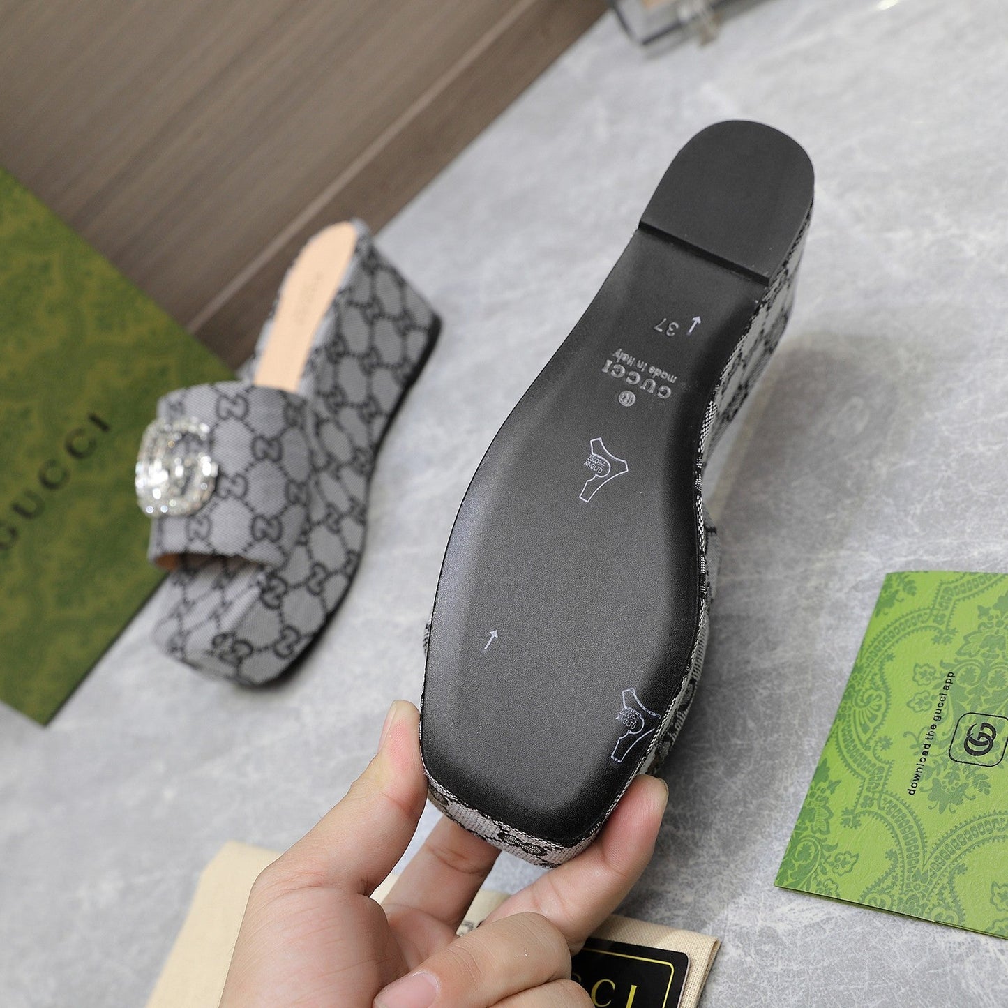 HIGH WEDGE PLATFORM WITH DOUBLE G IN GRAY CANVAS