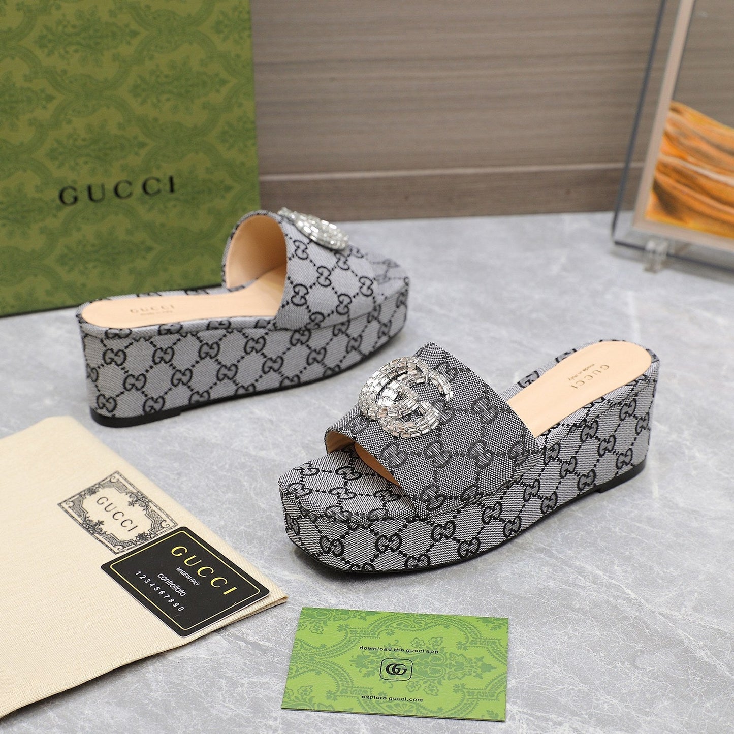 HIGH WEDGE PLATFORM WITH DOUBLE G IN GRAY CANVAS