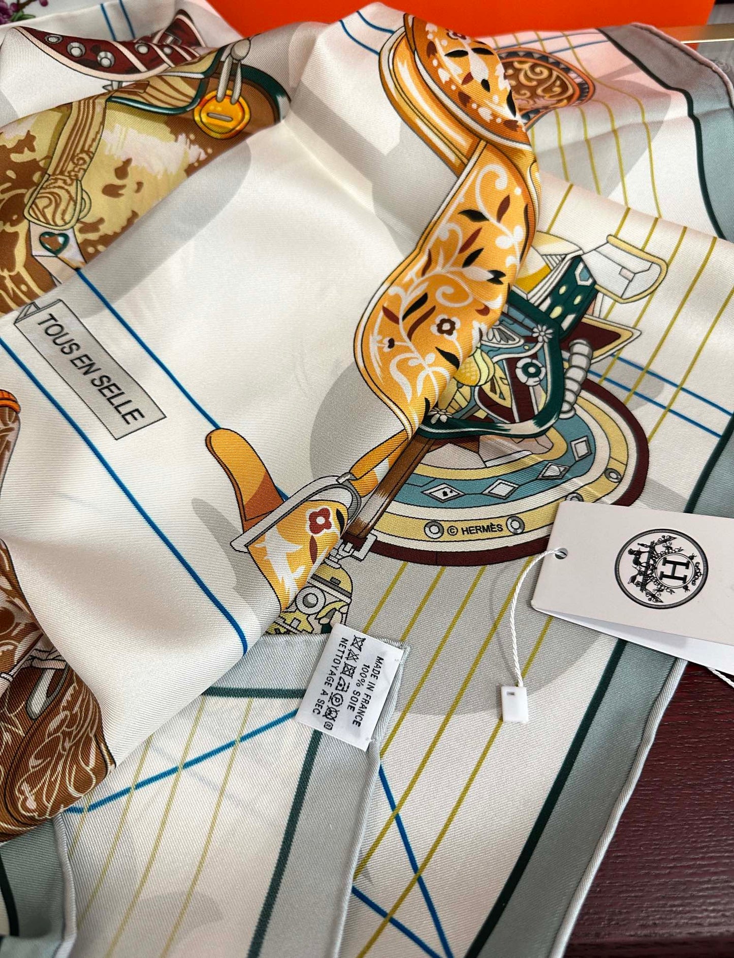 HERMES 25S SCARF 90 IN SILK 001