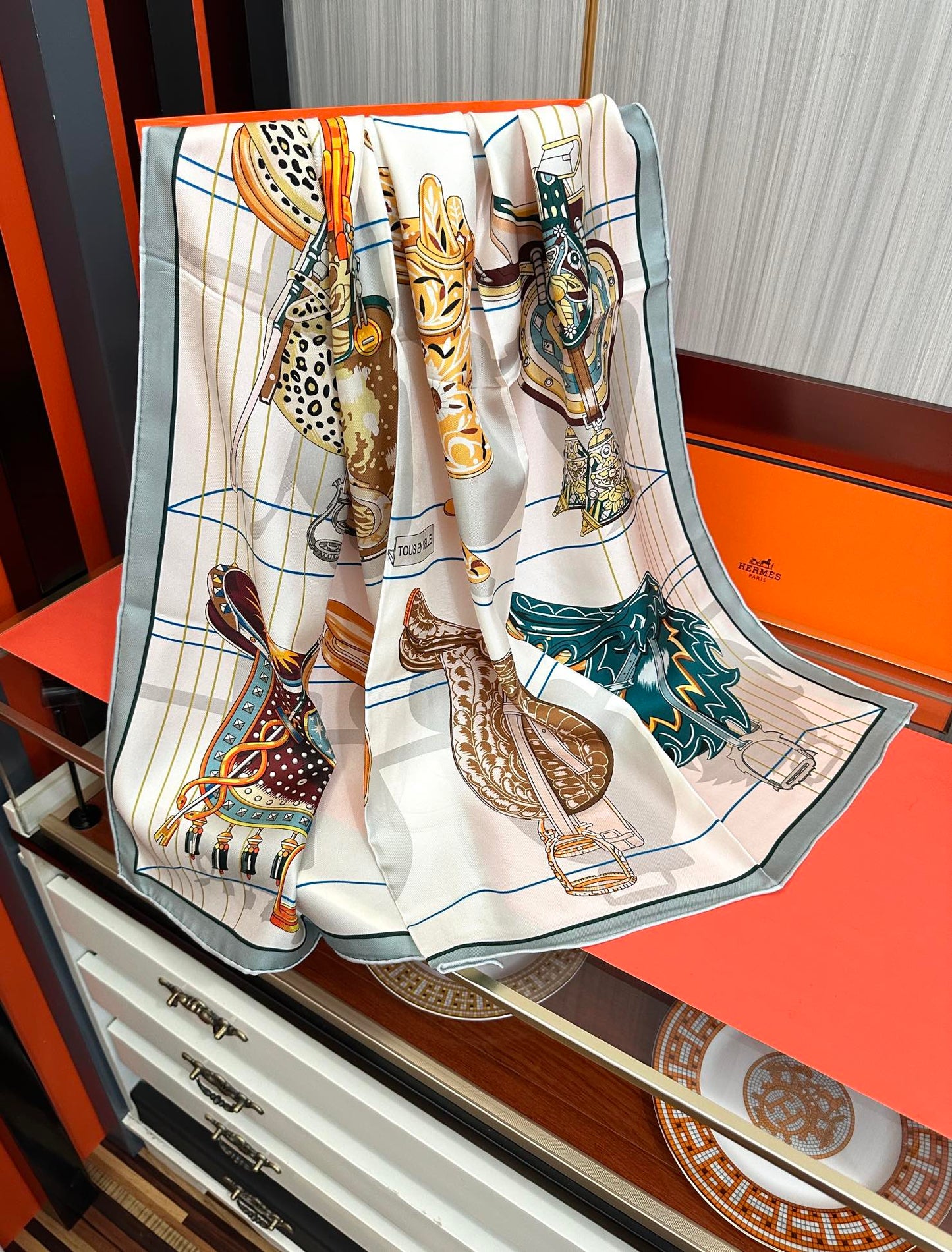 HERMES 25S SCARF 90 IN SILK 001