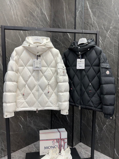 Moncler Style Women’s Short Down Jacket In White – Style 051