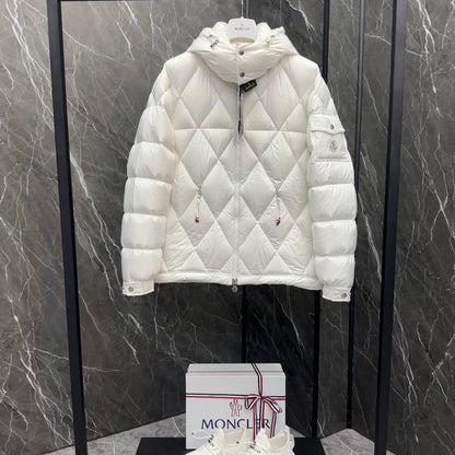 Moncler Style Women’s Short Down Jacket In White – Style 051