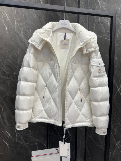 Moncler Style Women’s Short Down Jacket In White – Style 051