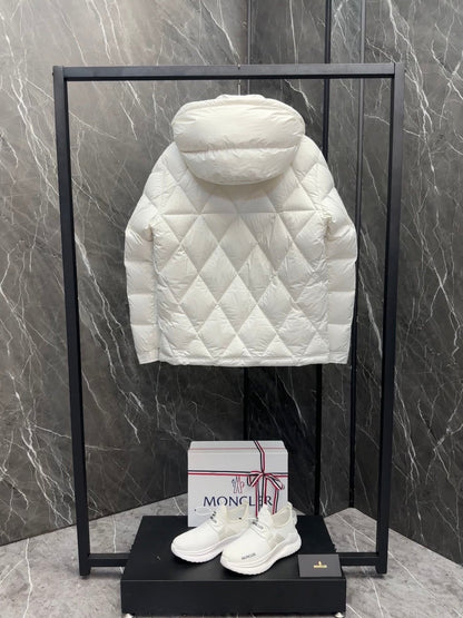 Moncler Style Women’s Short Down Jacket In White – Style 051