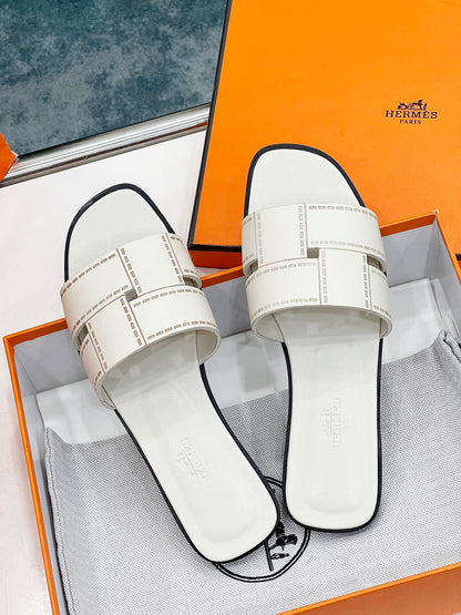 IDIOMA SANDAL IN WHITE CREAM CALFSKIN