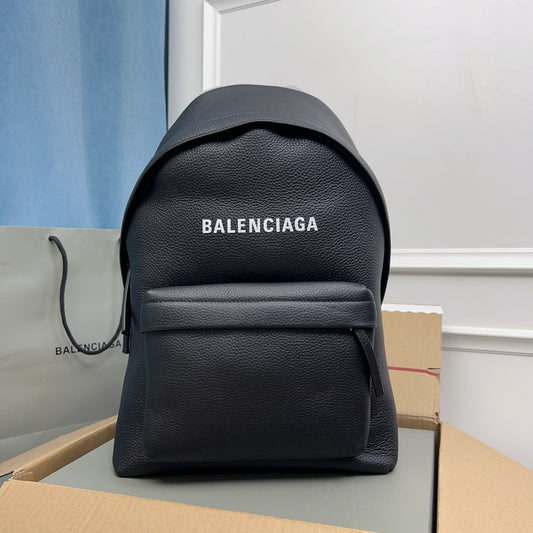 EVERYDAY BACKPACK 39 IN BLACK GRAINED CALFSKIN