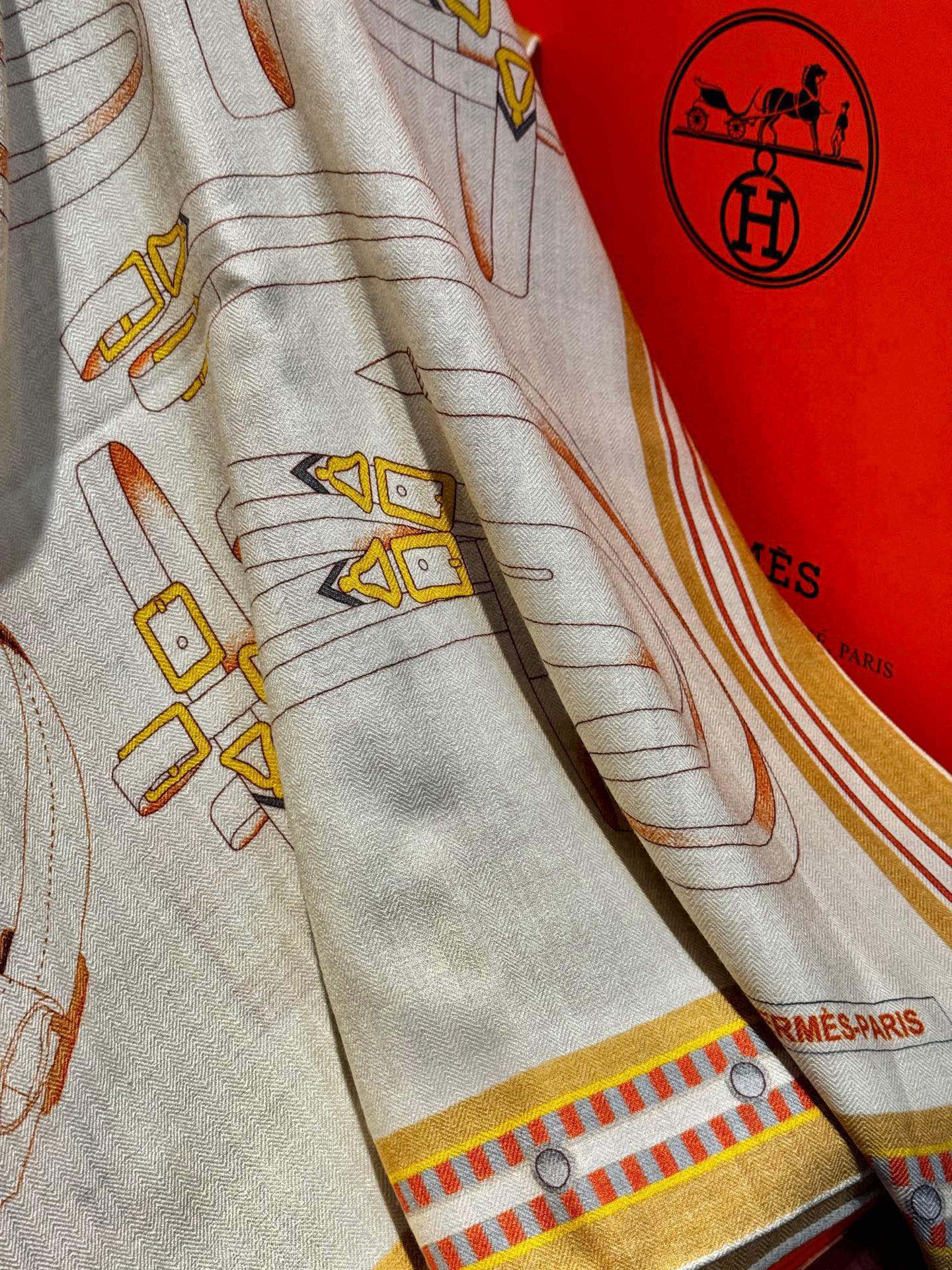 HERMES 25S SCARF 140 IN SILK AND CASHMERE 735808