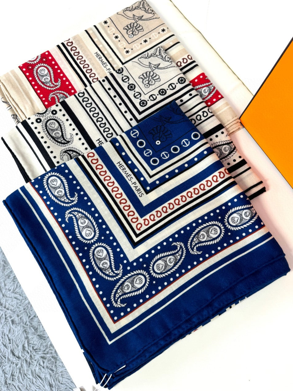 HERMES 25S SCARF 135 IN CASHMERE SILK 729039