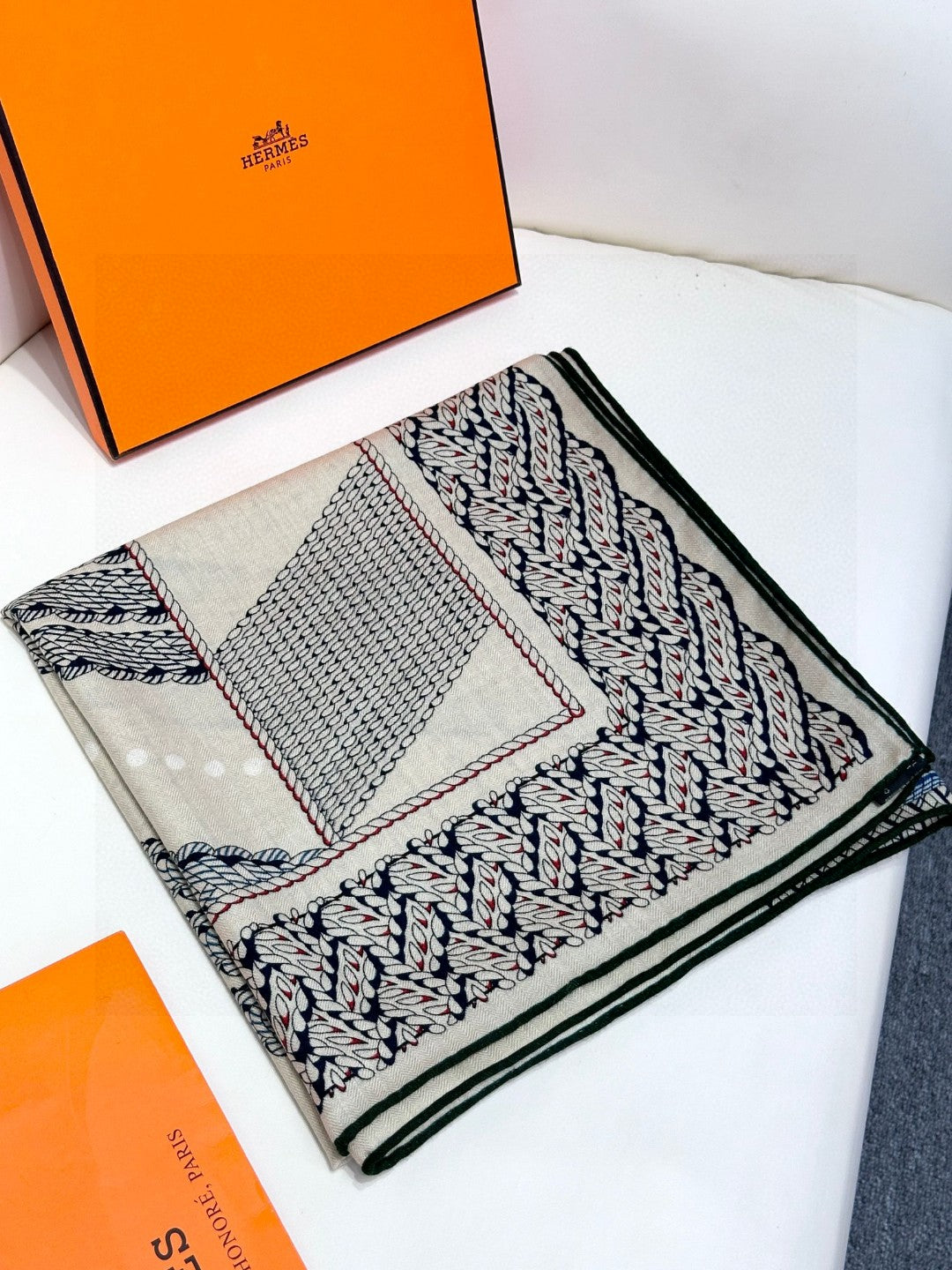 HERMES 25S SCARF 140 IN SILK 727340