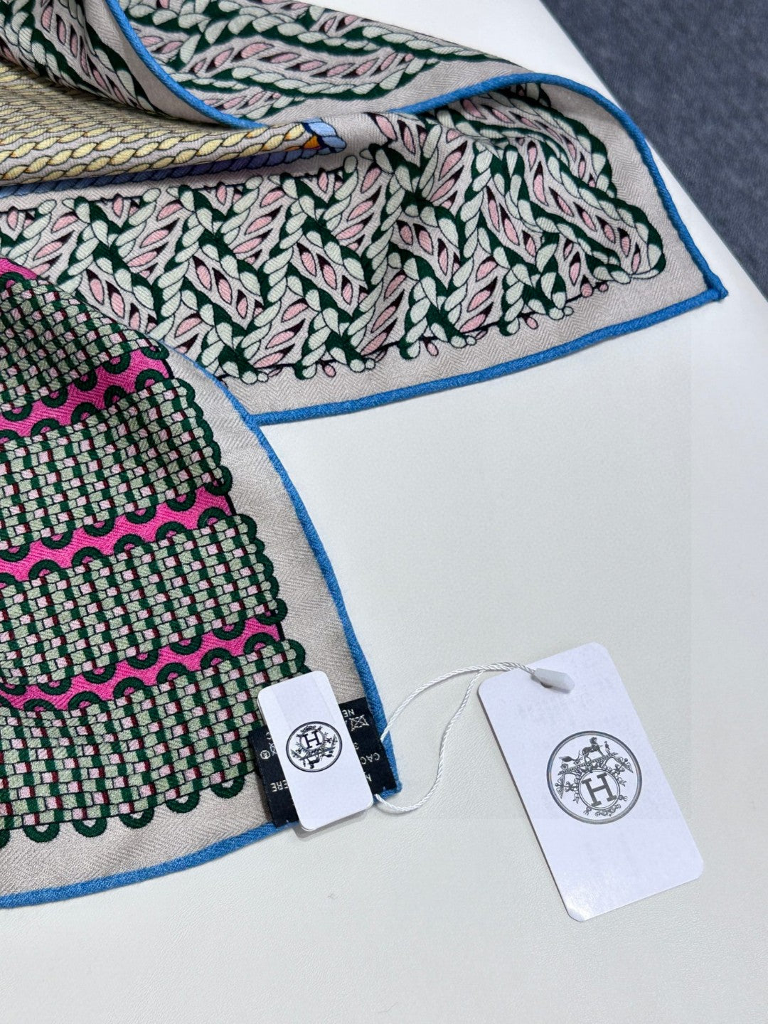 HERMES 25S SCARF 140 IN SILK 727341