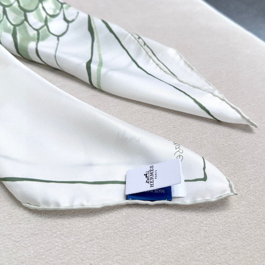 HERMES 25S SCARF 90 IN SILK TWILL 733936