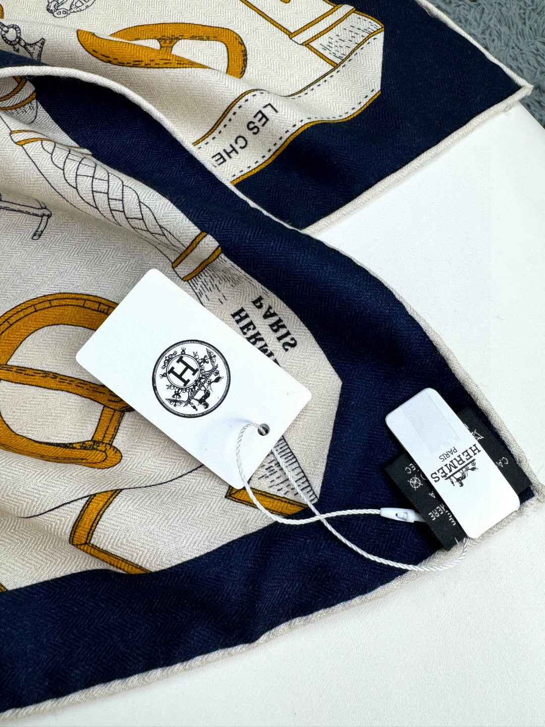 HERMES 25S SCARF 135 IN CASHMERE SILK 737311