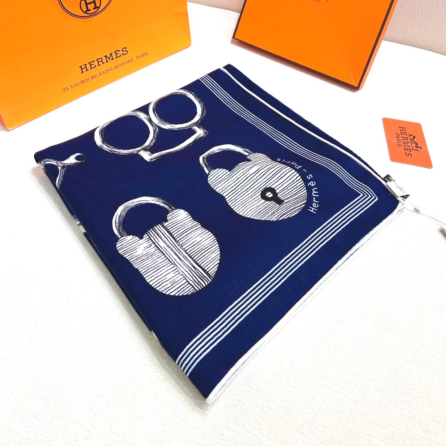 HERMES 25S SCARF 135 IN CASHMERE SILK 854594