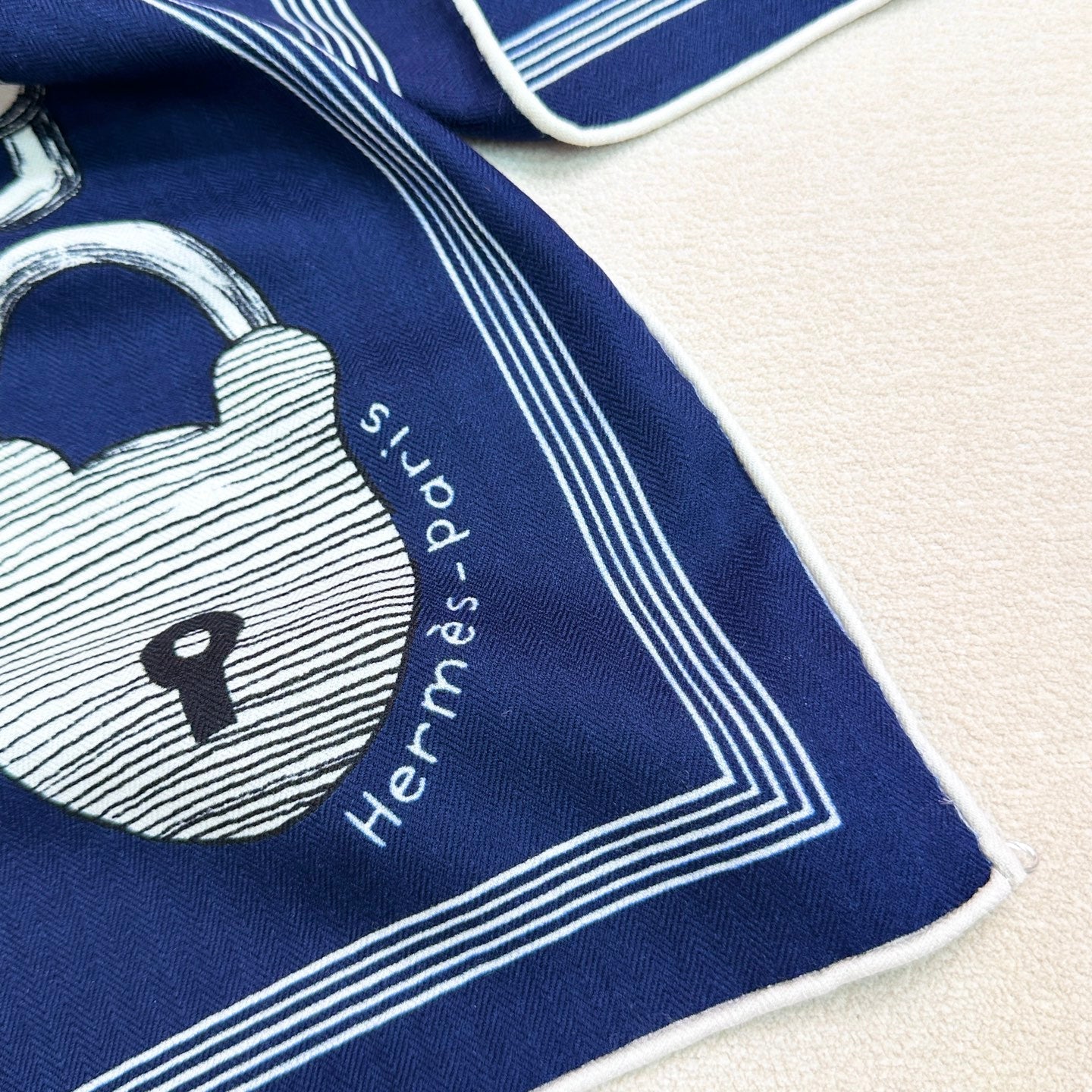 HERMES 25S SCARF 135 IN CASHMERE SILK 854594