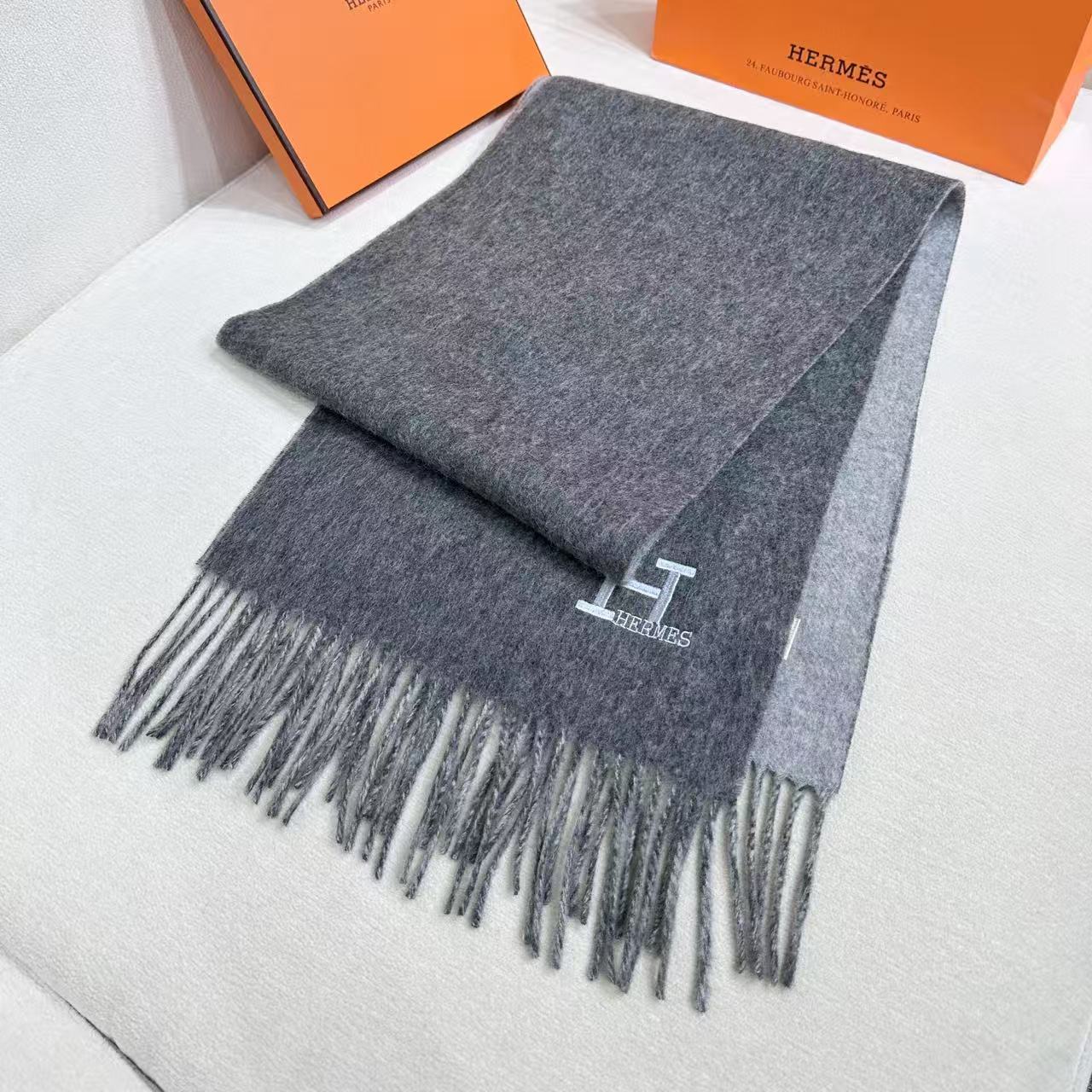 HERMES 25S SCARF 190 IN CASHMERE 986002